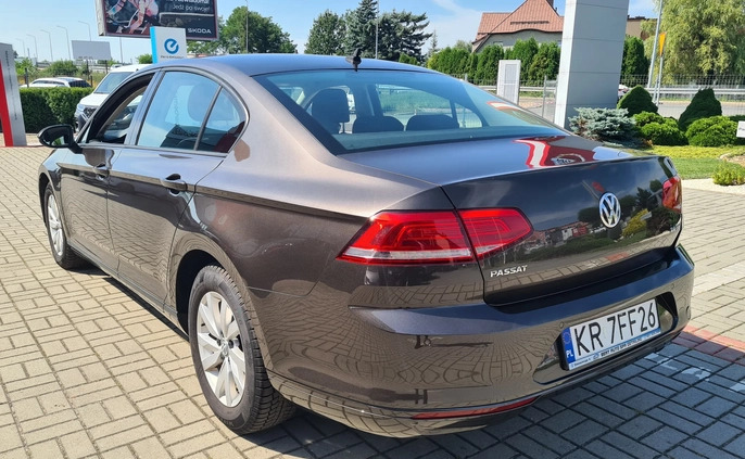 Volkswagen Passat cena 55900 przebieg: 192800, rok produkcji 2017 z Rybnik małe 106